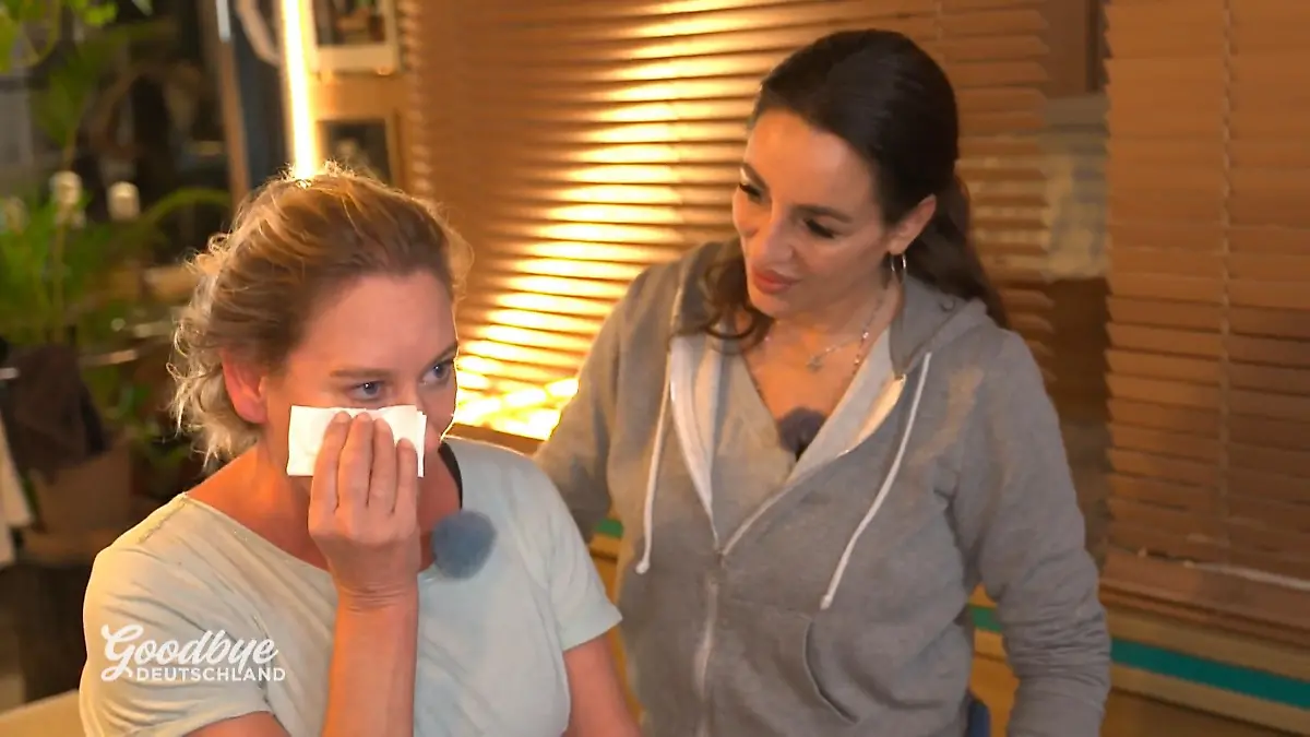 Patientin vertraut Julia ihre Sorgen an Emotionale Sitzung