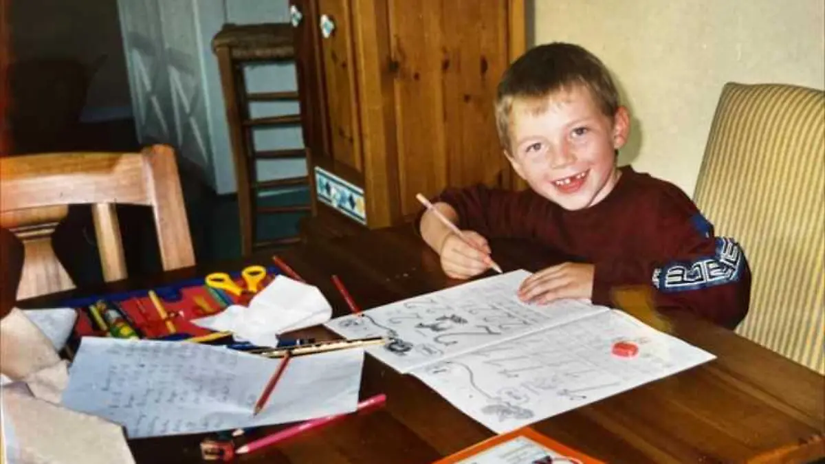 RTL-Reporter Kai Franzke Jr. ging früher gerne zur Schule, lernte doch seinen Freundeskreis kennen, mit denen er heute die Welt erobern will. Als am Schultag die Spontan-Tests kamen, schauten sich alle entgeistert an.