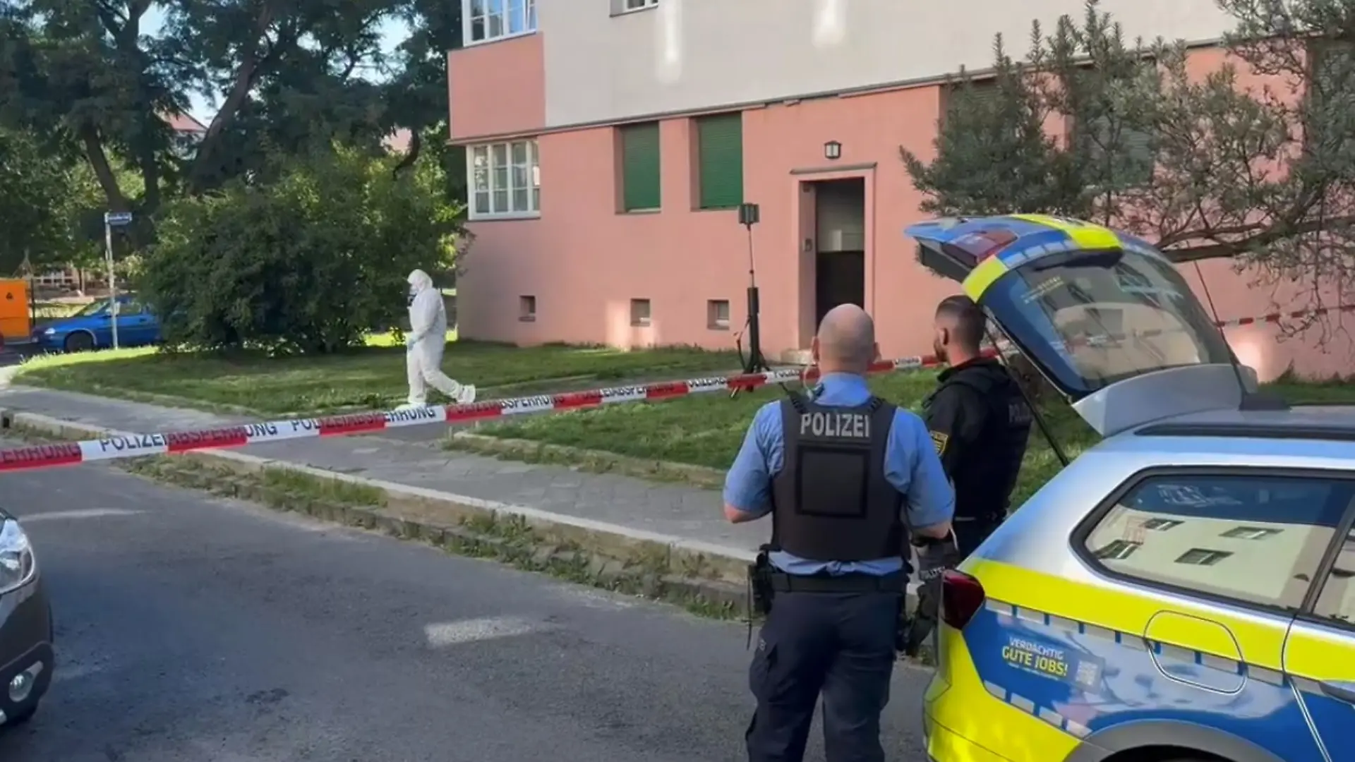 Die Polizei und die Staatsanwaltschaft Leipzig ermitteln nach einem mutmaßlichen Tötungsverbrechen. 