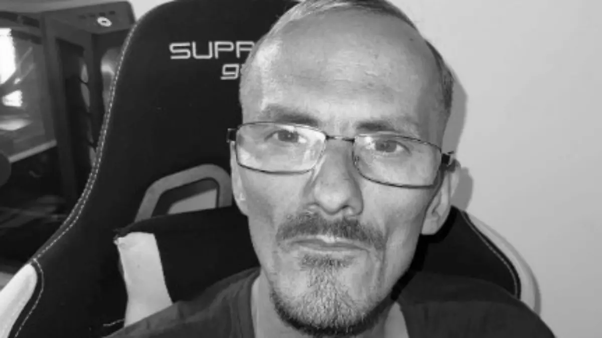 Immer wieder wird der französischer Streamer während seiner Übertragungen misshandelt