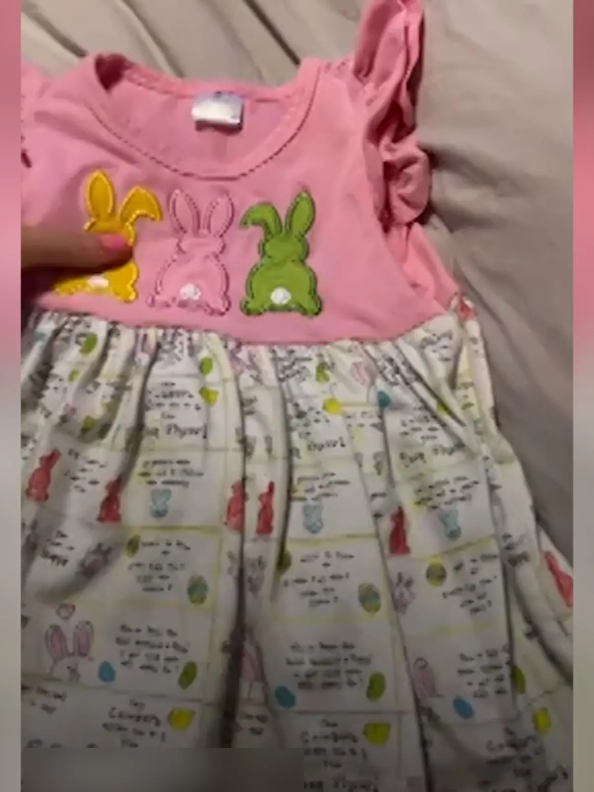 Kleid mit Ekelsprüchen