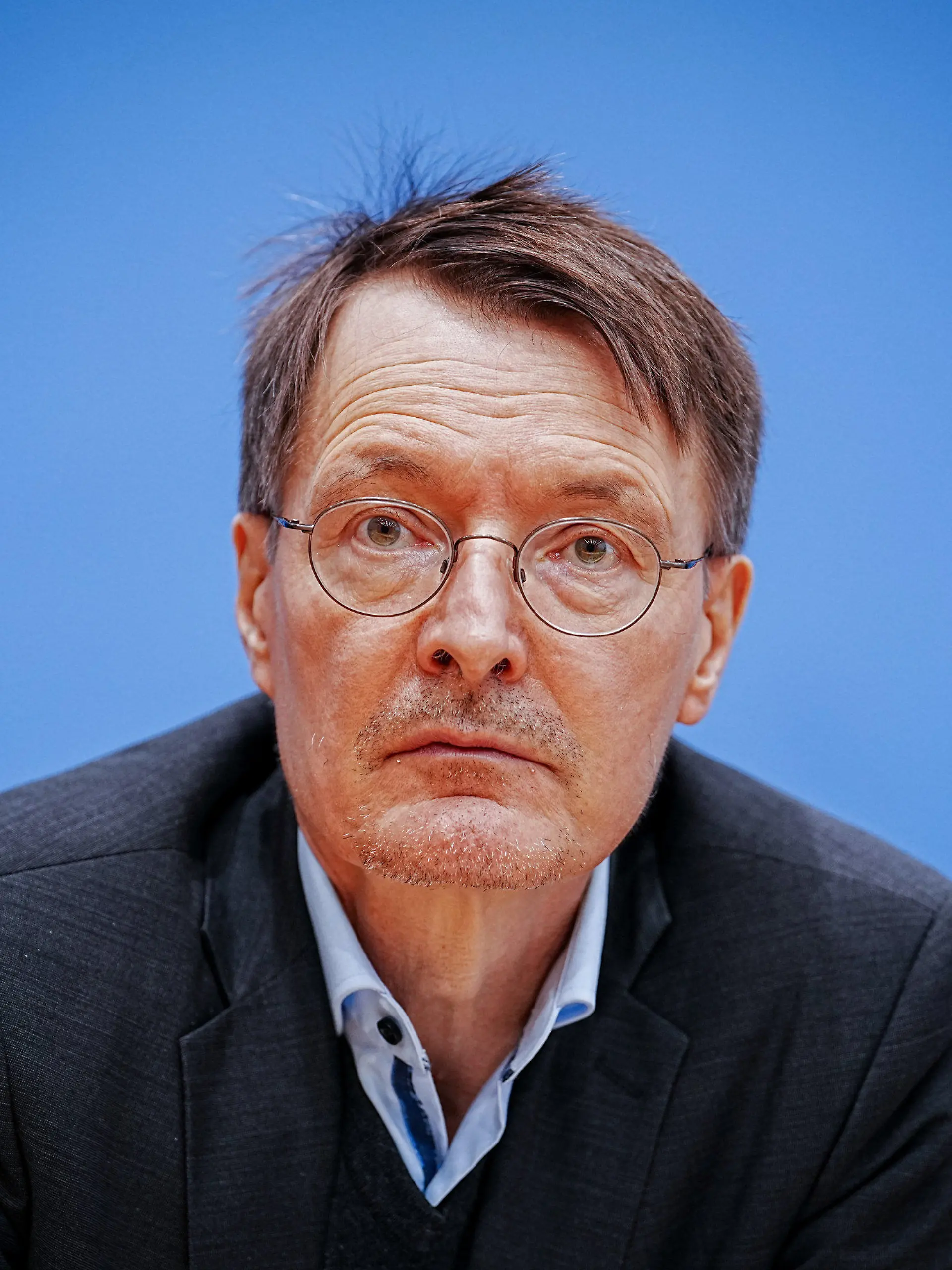 ARCHIV - 06.12.2022, Berlin: Karl Lauterbach (SPD), Bundesminister für Gesundheit, stellt die Reformvorschläge für die Krankenhausversorgung vor. (zu dpa «Lauterbach besorgt über Coronavirus-Variante XBB.1.5») Foto: Kay Nietfeld/dpa +++ dpa-Bildfunk +++