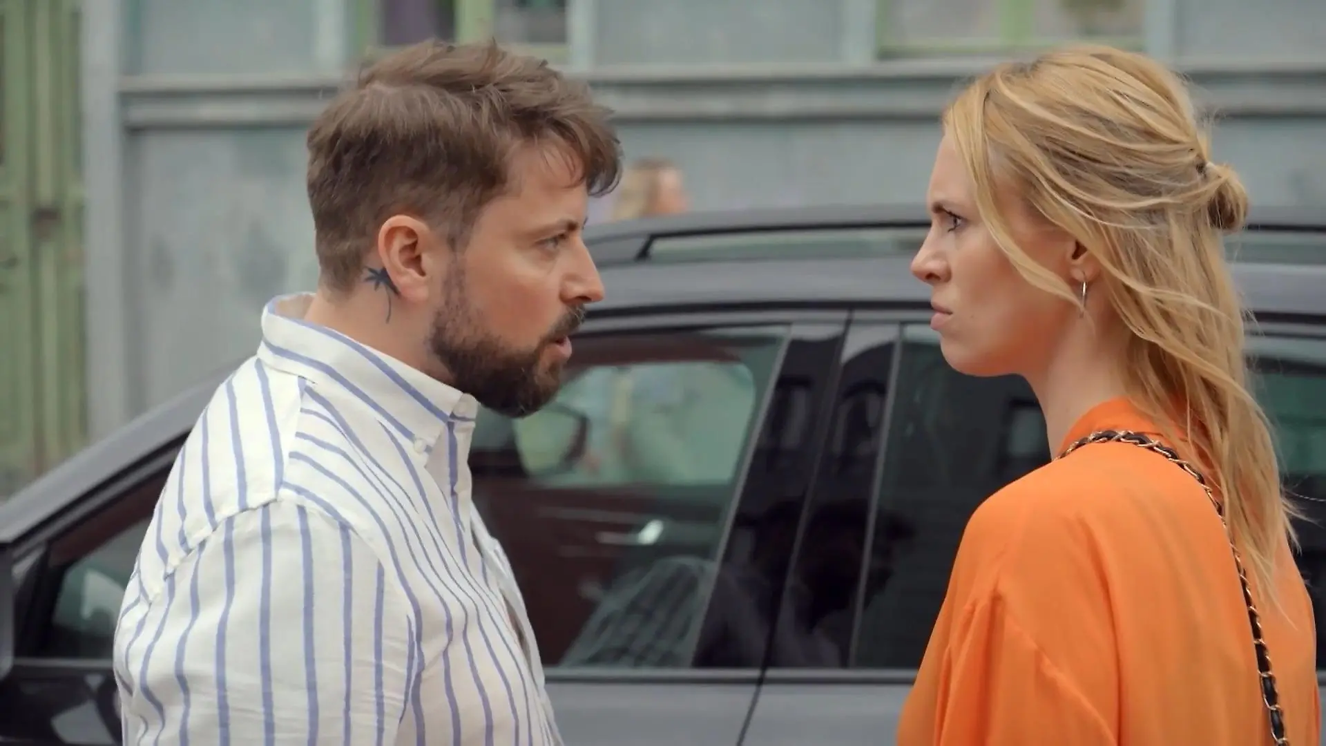 John macht Zoe eine Ansage. 