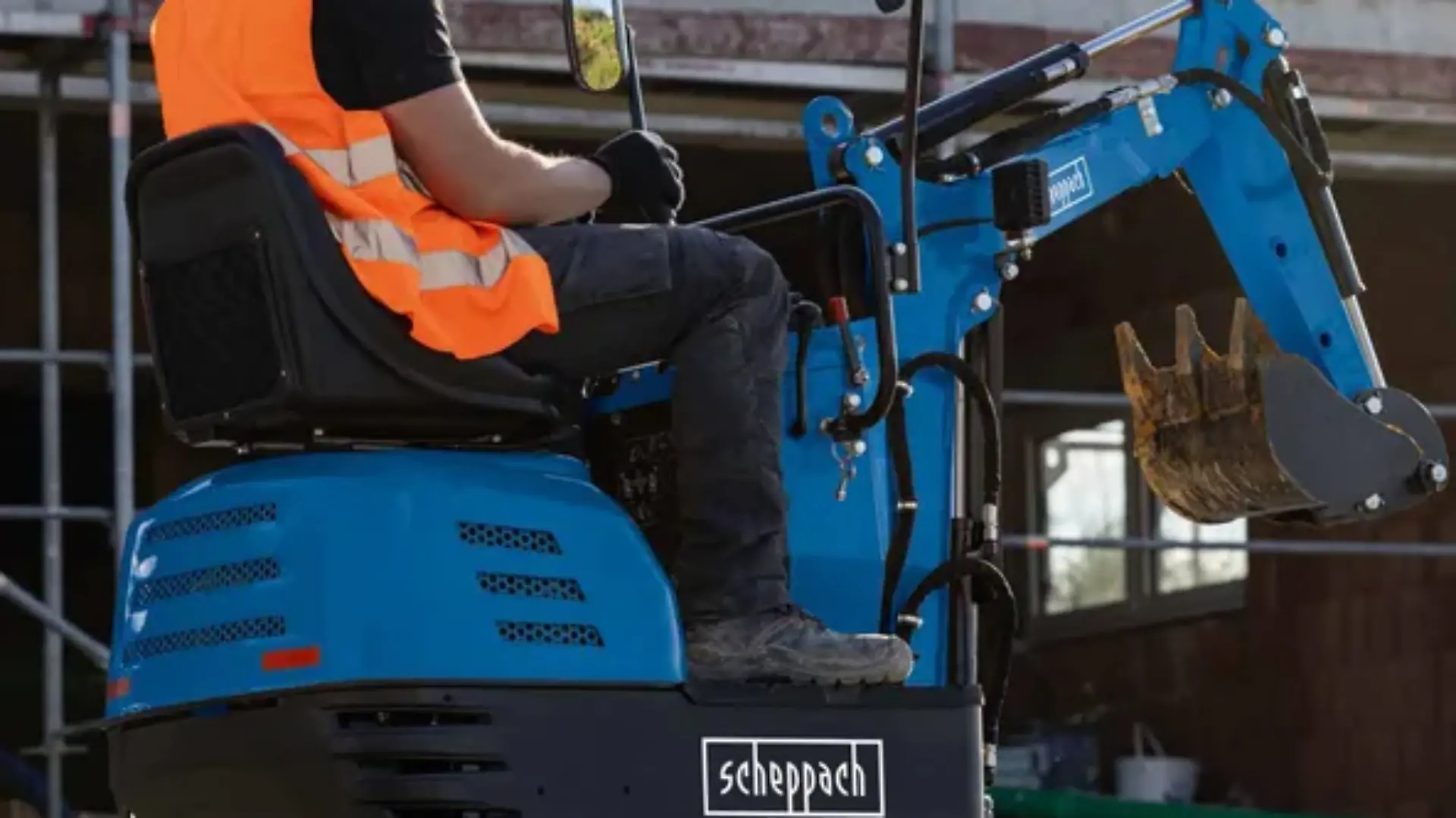 Der Mini-Bagger lässt die Herzen aller Hobby-Baumeister höher schlagen.