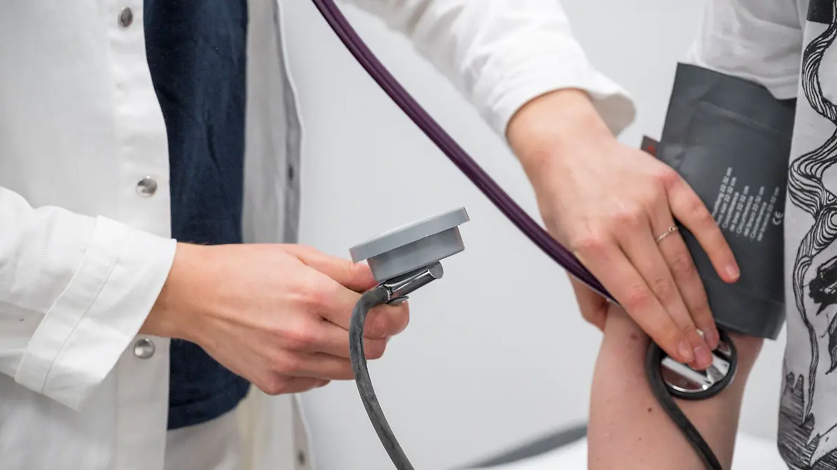 Arbeitgeber schlagen vor, beim Arztbesuch eine Gebühr von den Patienten zu verlangen. (Symbolbild)