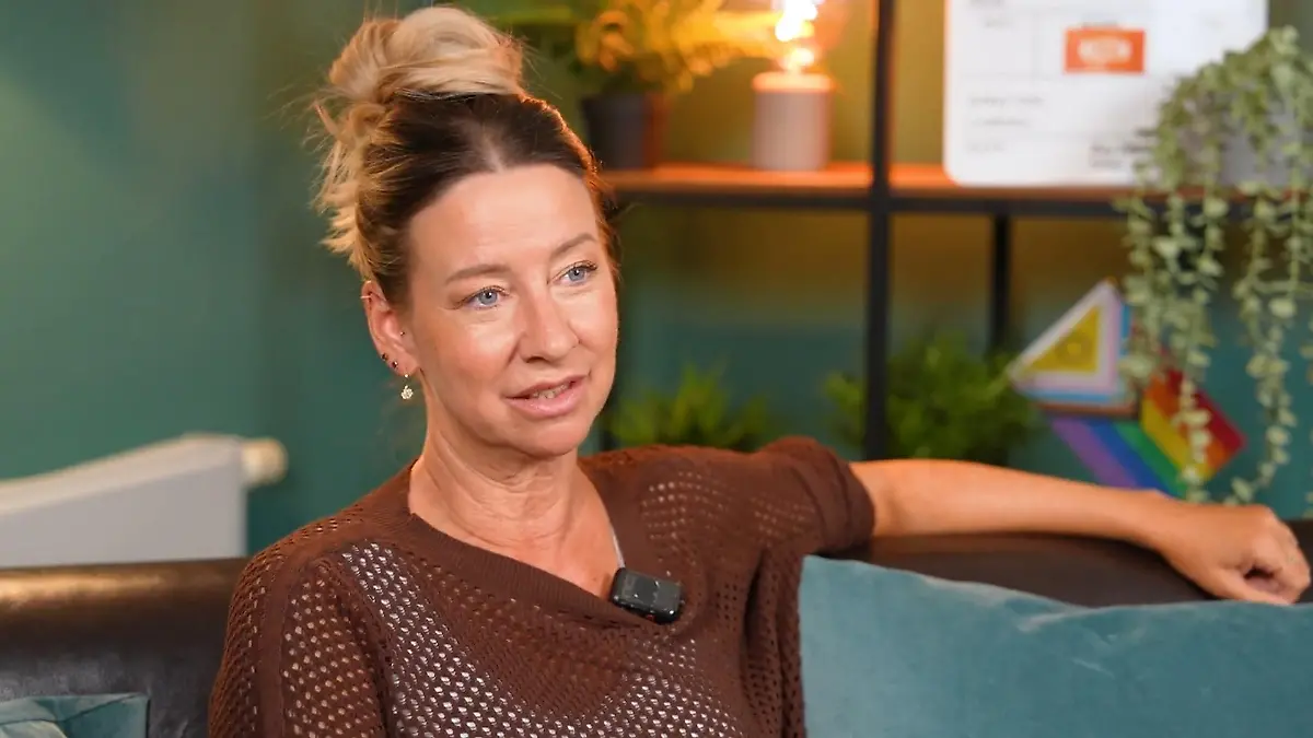 Herz oder Verstand? „Unter uns“-Star im Interview: Kann es ein  Freundschafts-Comeback zwischen Ute und Patrizia geben, Isabell Hertel?