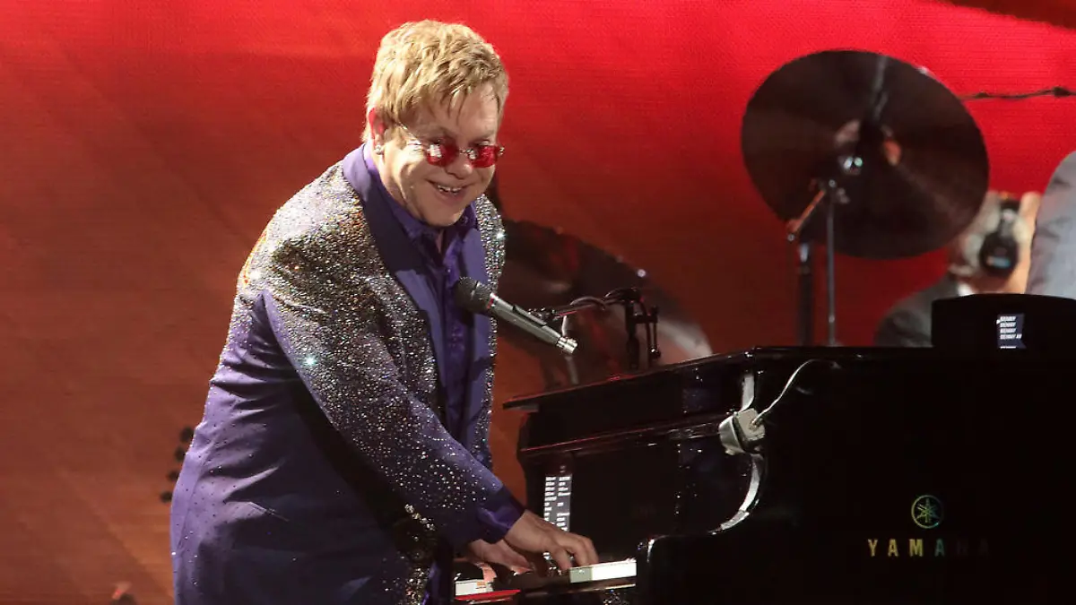 Auf der Bühne lässt er es krachen, privat will Elton John seine Ruhe