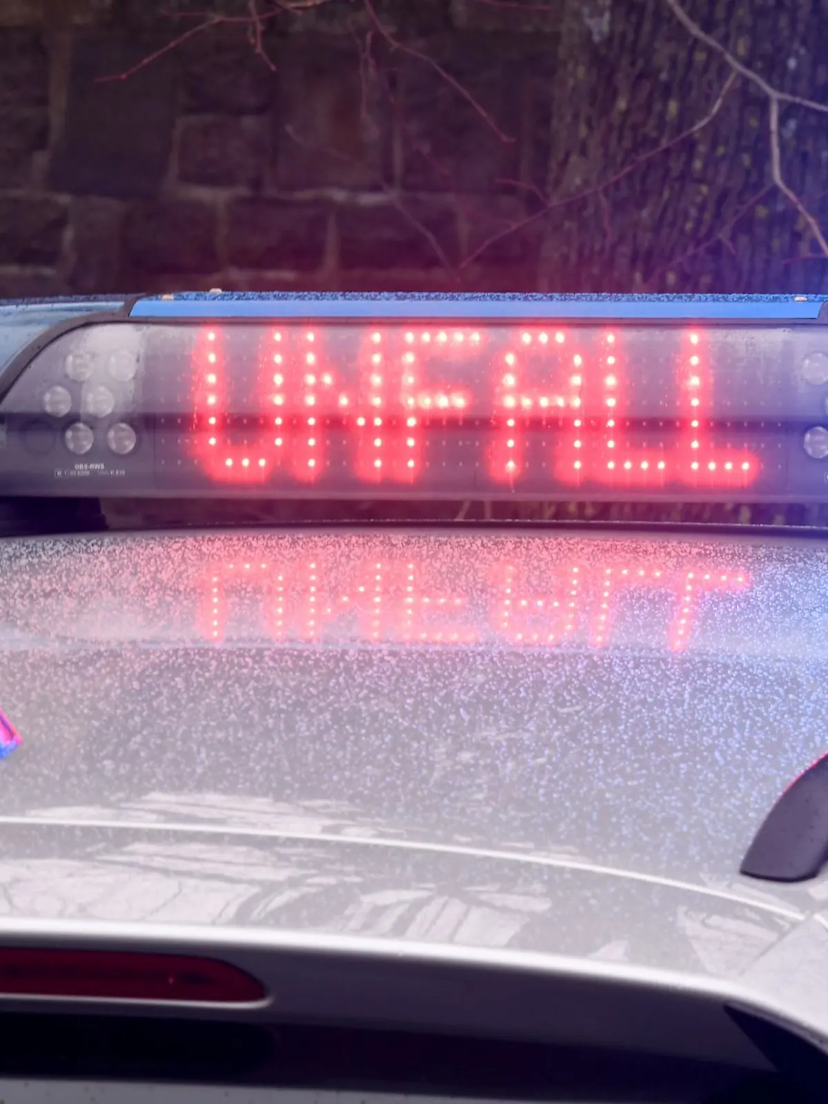 Bild zu: "Autofahrerin (59) übersieht Kind (3) – Lebensgefahr!"