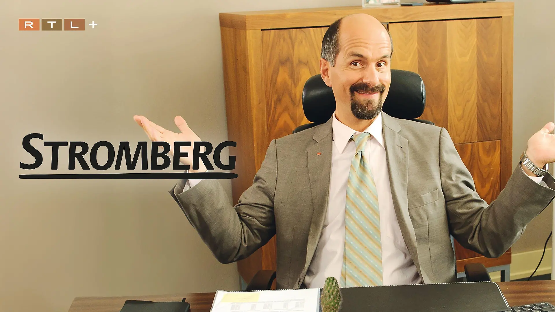 
Bernd Stromberg (Christoph Maria Herbst) aus der Serie „Stromberg”.
+++ Die Verwendung des sendungsbezogenen Materials ist nur mit dem Hinweis und Verlinkung auf RTL+ gestattet. +++