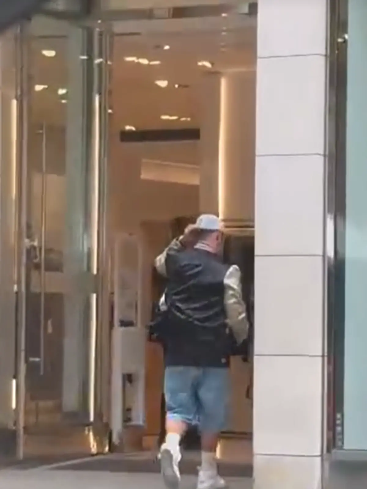 Pietro Lombardi beim Shoppen in Düsseldorf. 