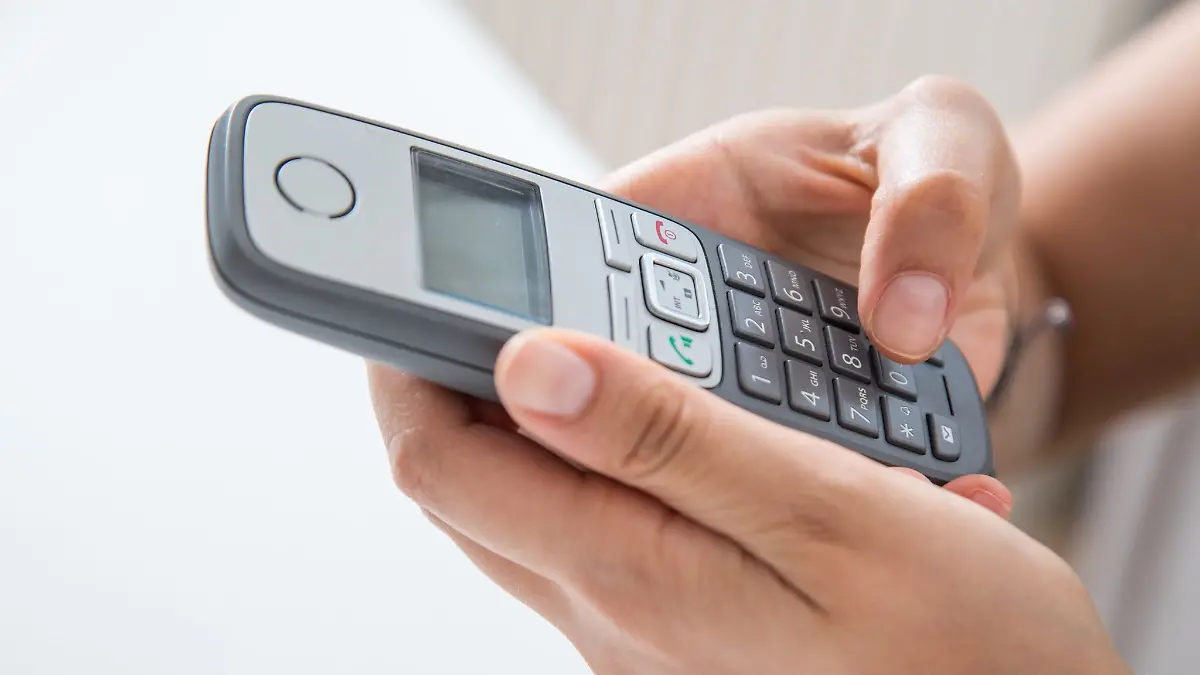 Umfrage: 71 Prozent der Deutschen nutzen zumindest gelegentlich das Festnetztelefon.