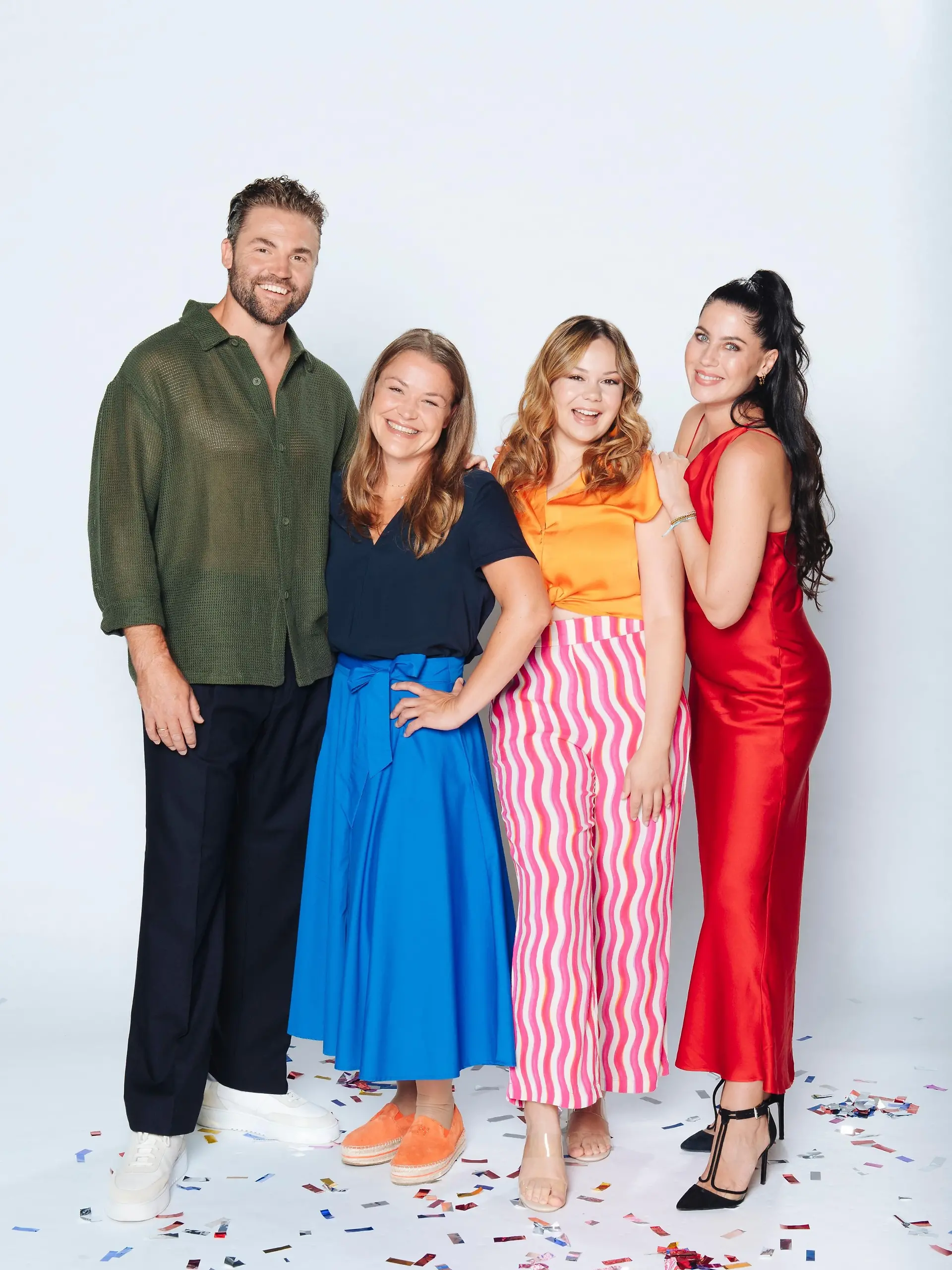 V.l.: Ben Heinrich (Bambi Hirschberger), Floriane Eichhorn (Nadine Pfeiffer), Theresa Traser (Ronja Pfeiffer), Valea Scalabrino (Sina Hirschberger)