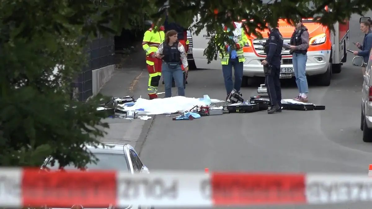 Schüsse auf offener Straße in Menden – ein Toter, Schütze auf der Flucht! Großeinsatz der Polizei in NRW
