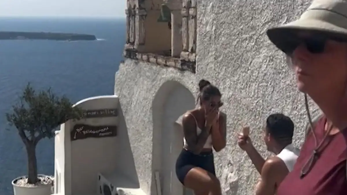 Sie wissen nicht, was sie da tun! Tollpatsch-Touris versauen Heiratsantrag Timing 0 von 10
