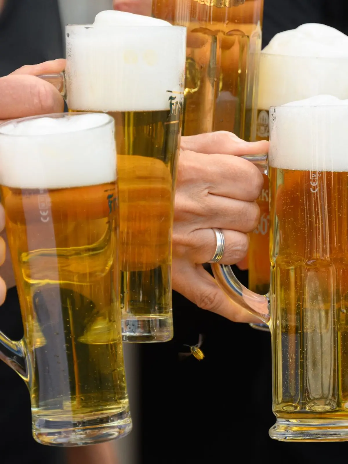 Bild zu: "Na dann Prost! Von Bier bis Cola – viele Getränke werden teurer "