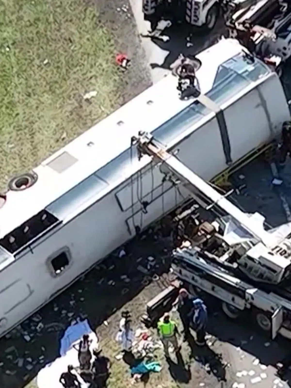 Bild zu: "Unfall bei Touri-Ausflug zu Niagarafällen! Passagiere aus Bus geschleudert "