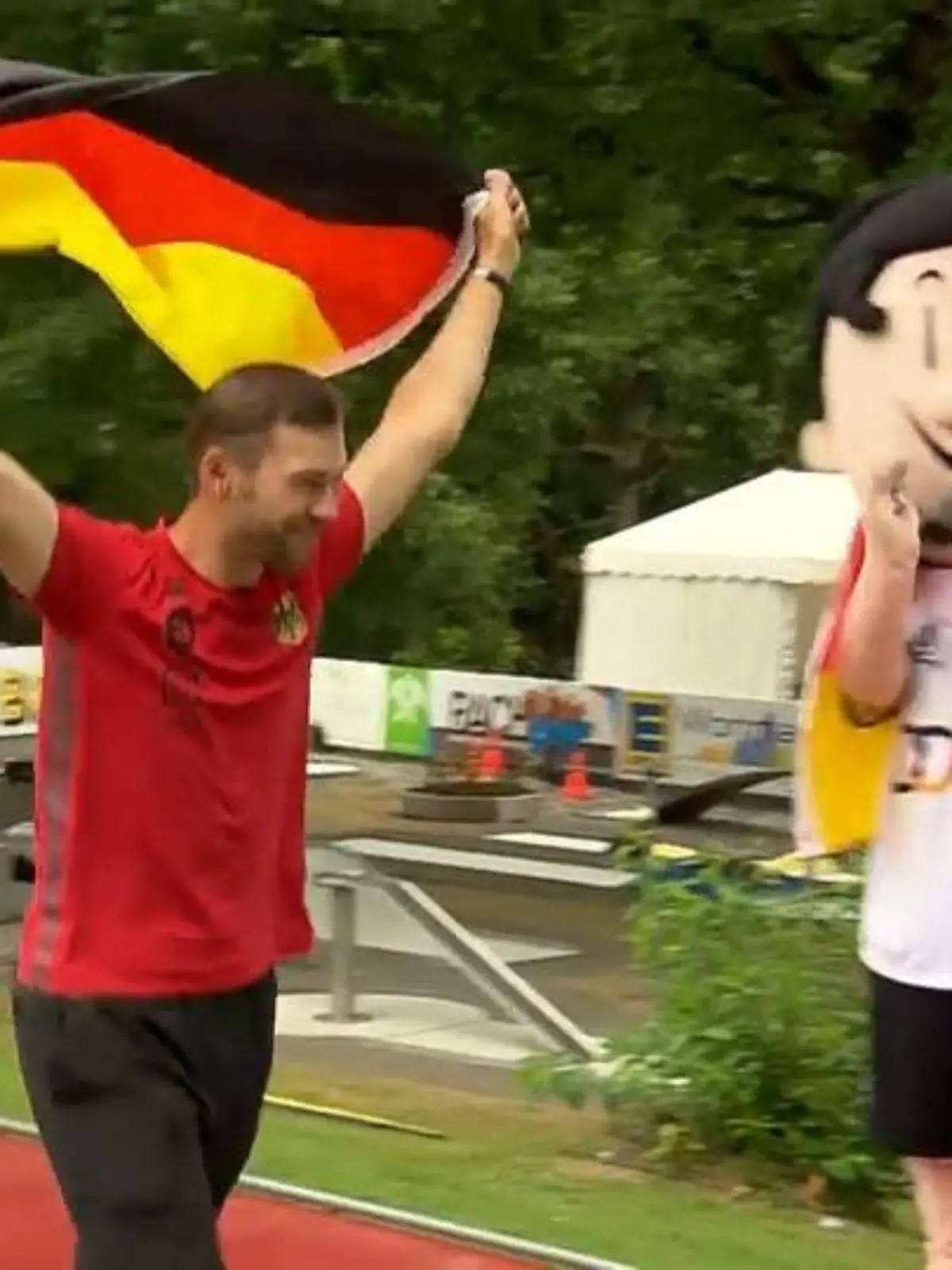 Bild zu: "Mega-Erfolg bei Mini-Golf-WM"