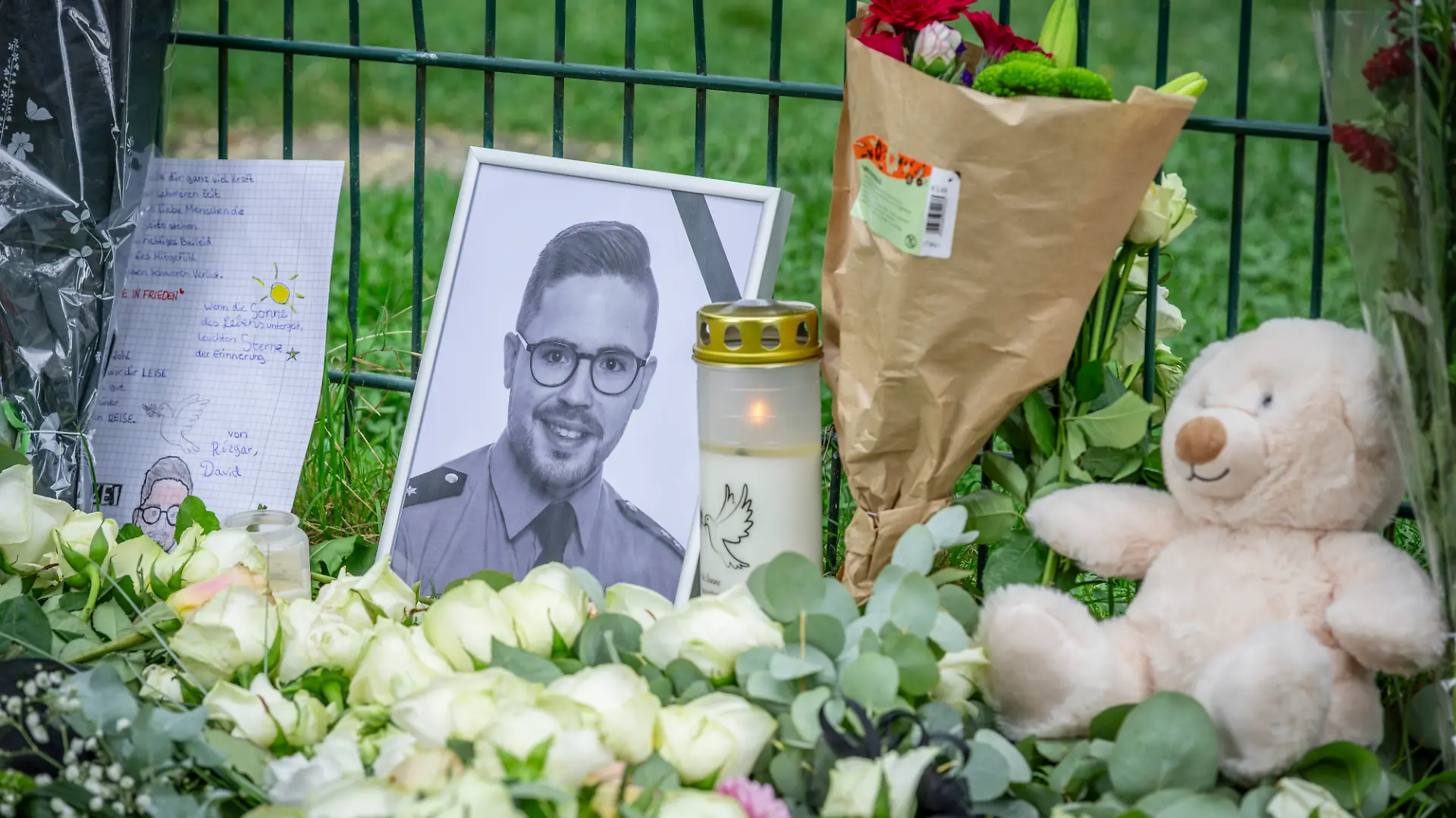 Deutschland trauert um Polizist Simon B.
