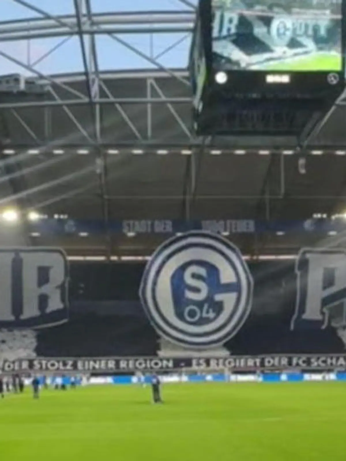 Bild zu: "Schalke-Fans beeindrucken mit Choreo"