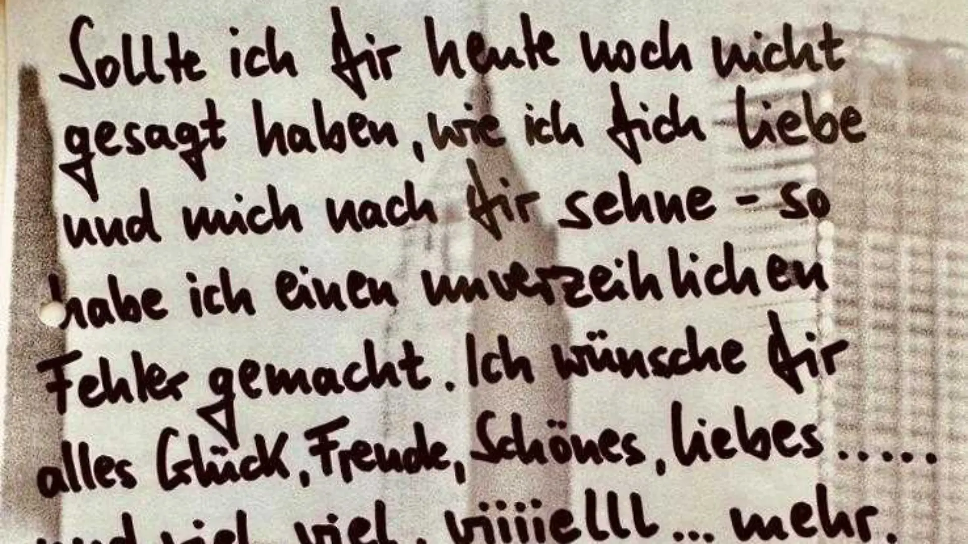 Eine Karte, deren Text ihre große Liebe beweist