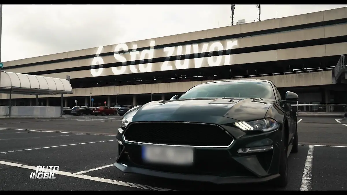 Alexander Bloch fährt sein Traumauto Mustang im Test