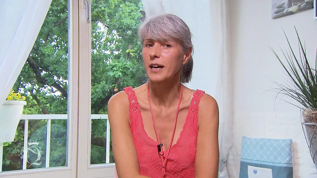 Sandra setzt auf Jeans Mode über den Wolken