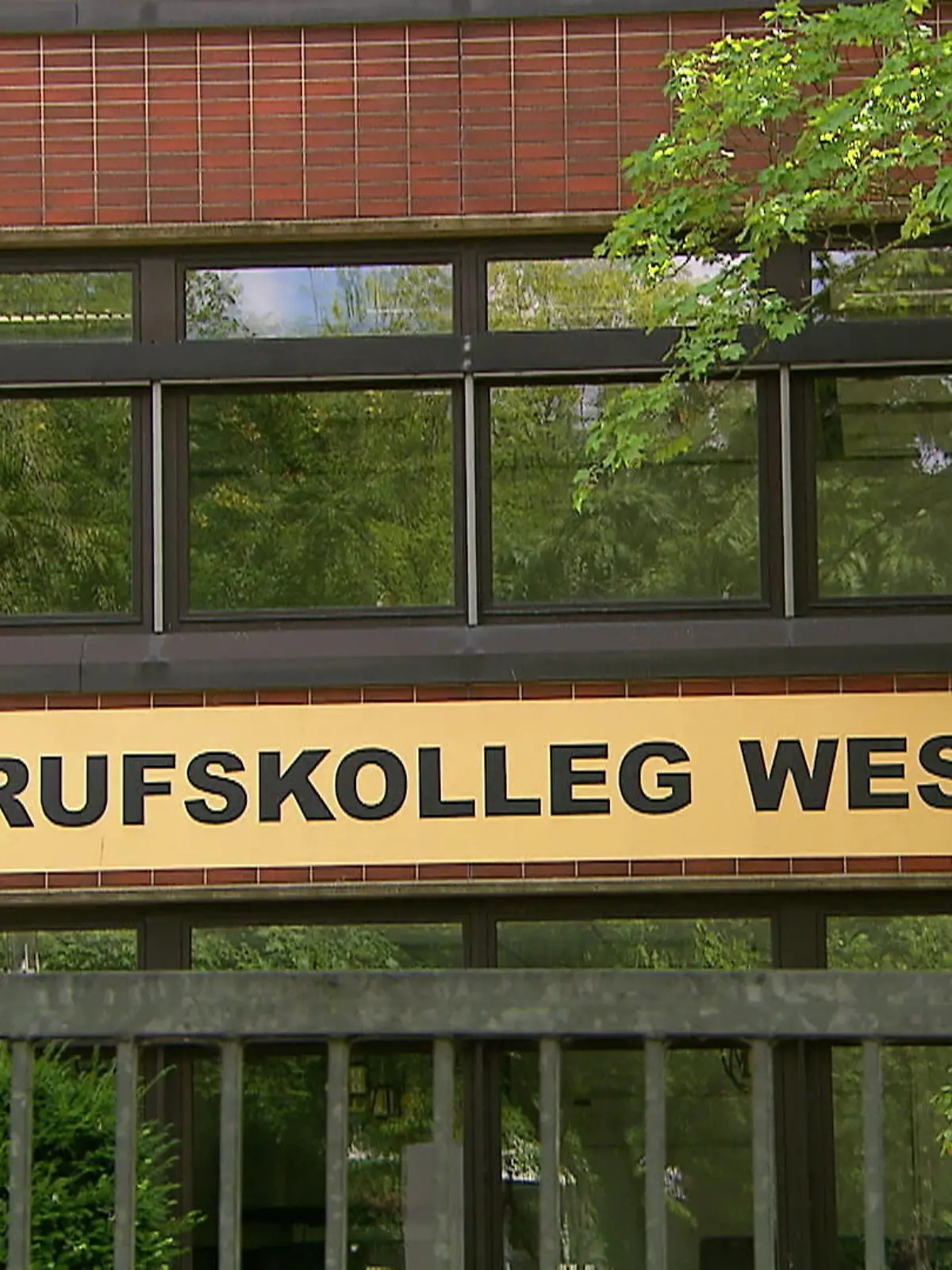 Bild zu: "Disziplinarverfahren eingeleitet! Lehrerin seit 15 Jahren krankgeschrieben"