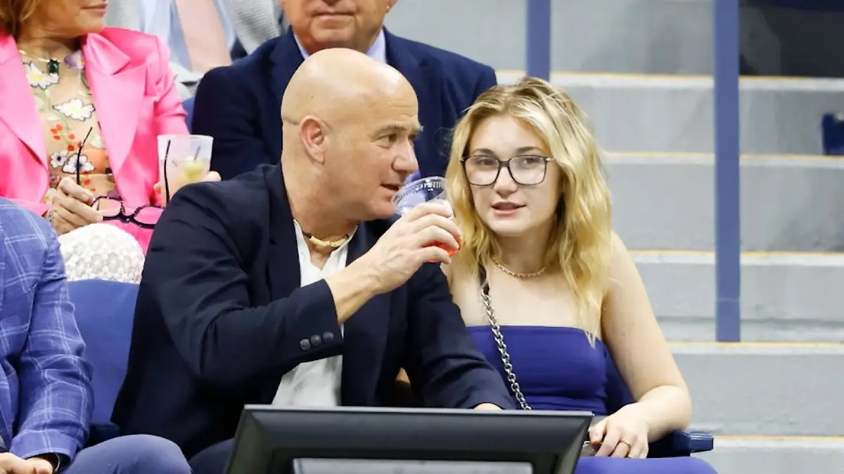 Jaz Elle Agassi zeigt sich auf einer Ehrung ihres Vaters.