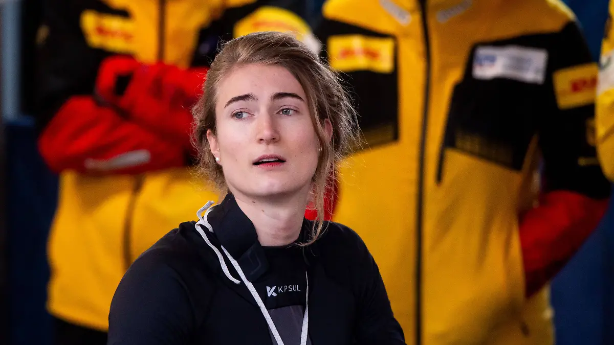 Madeleine Egle wirkt unzufrieden am Eiskanal in Altenberg im Februar 2024.