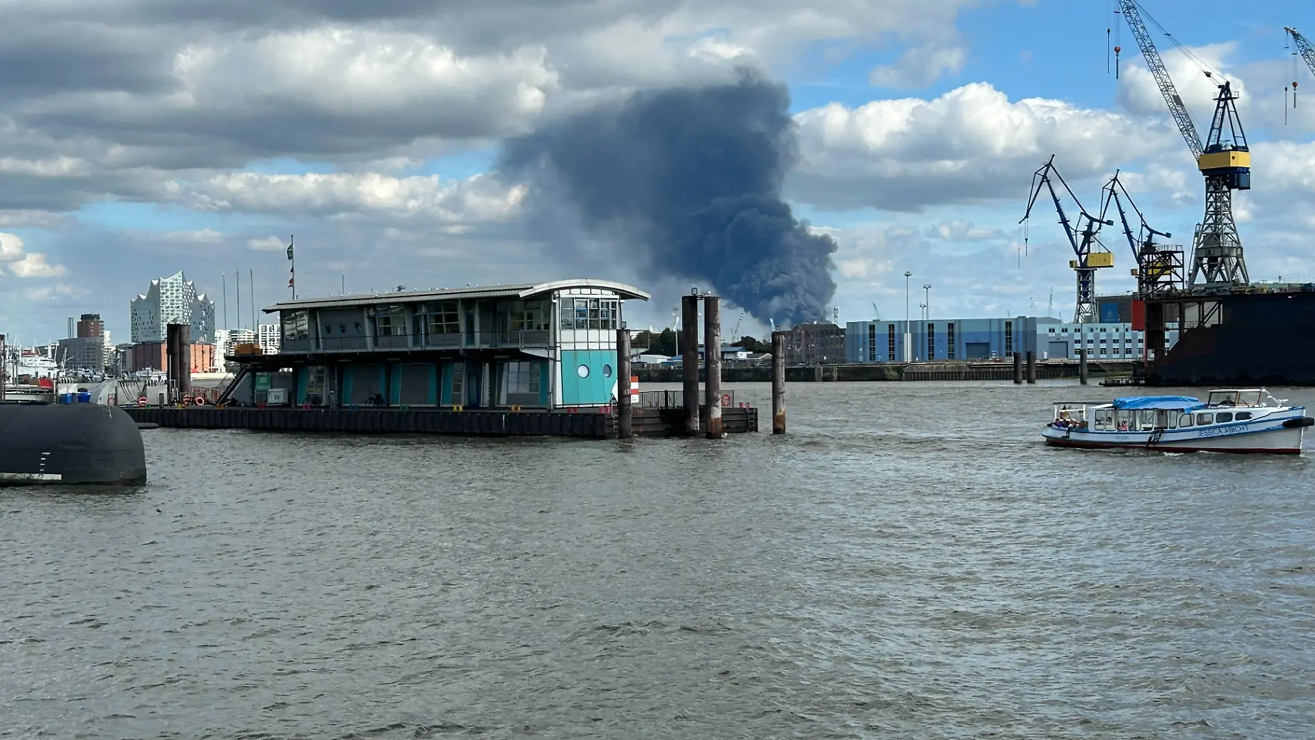 Qualm am Hamburger Hafen!