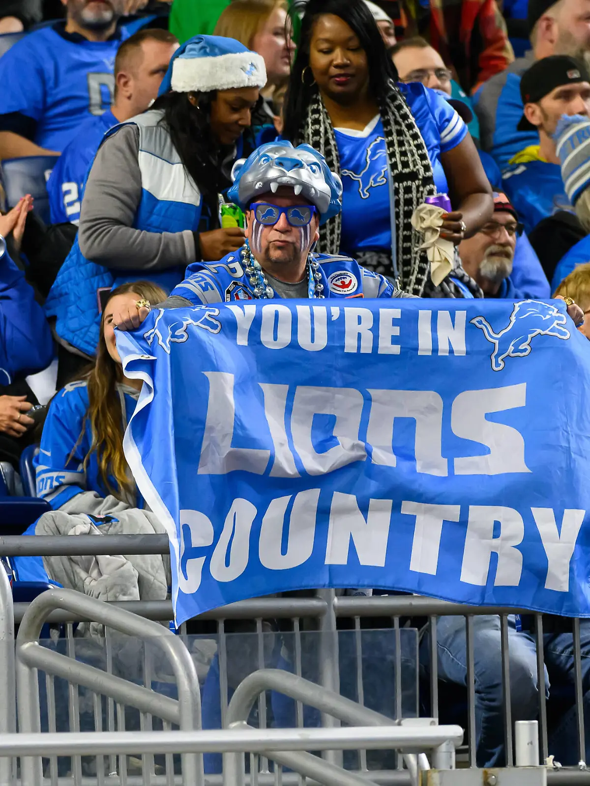 DETROIT, MI - DECEMBER 04: A Detroit Lions fan shows his support during to the Detroit Lions versus the Jacksonville Jaguars game on Sunday December 4, 2022 at Ford Field in Detroit, MI. Photo by Steven King/Icon Sportswire NFL, American Football Herren, USA DEC 04 Jaguars at Lions Icon258202212040508 