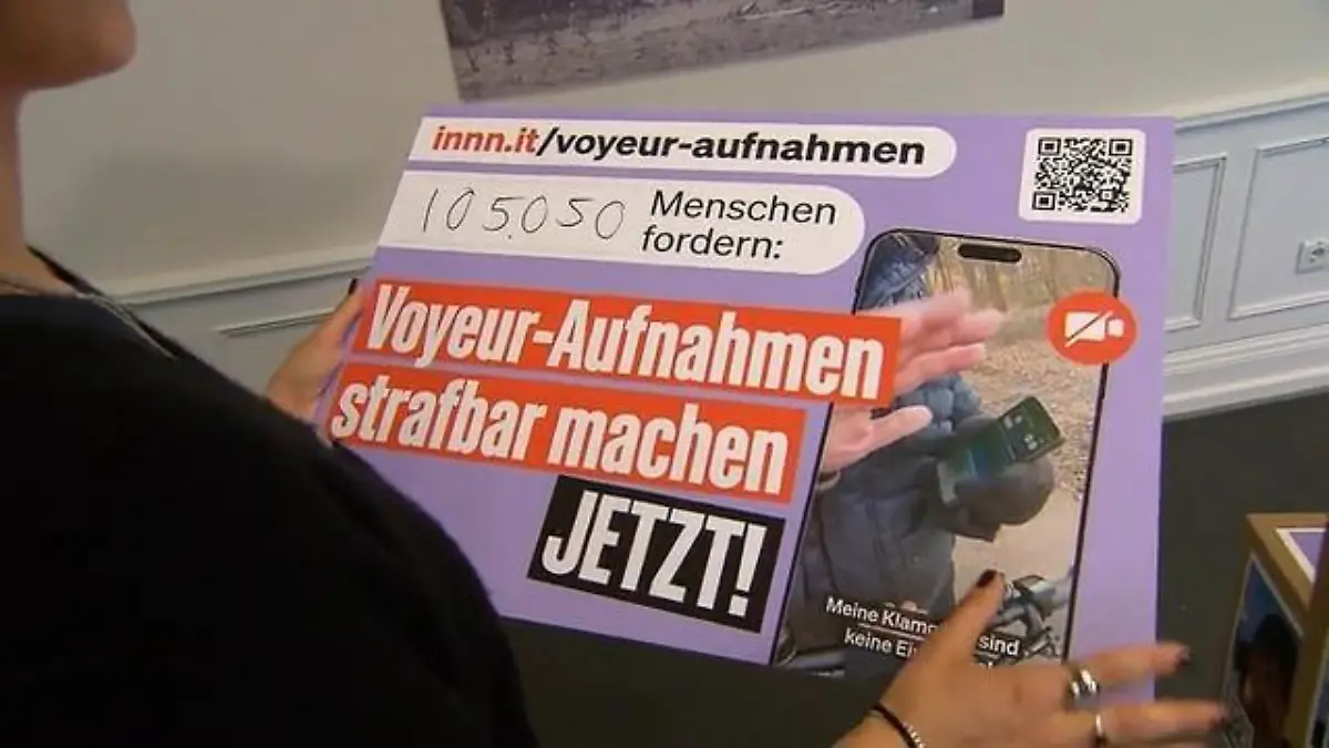 Bespannte Joggerin übergibt Petition gegen Voyeur-Bilder Strafbarkeit gefordert auch ohne nackte Haut!