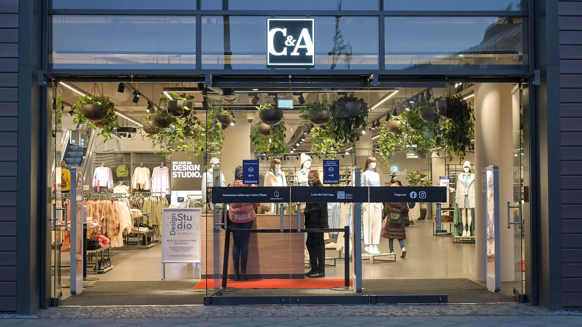 C&A, Kurfürstendamm, Charlottenburg, Berlin, Deutschland