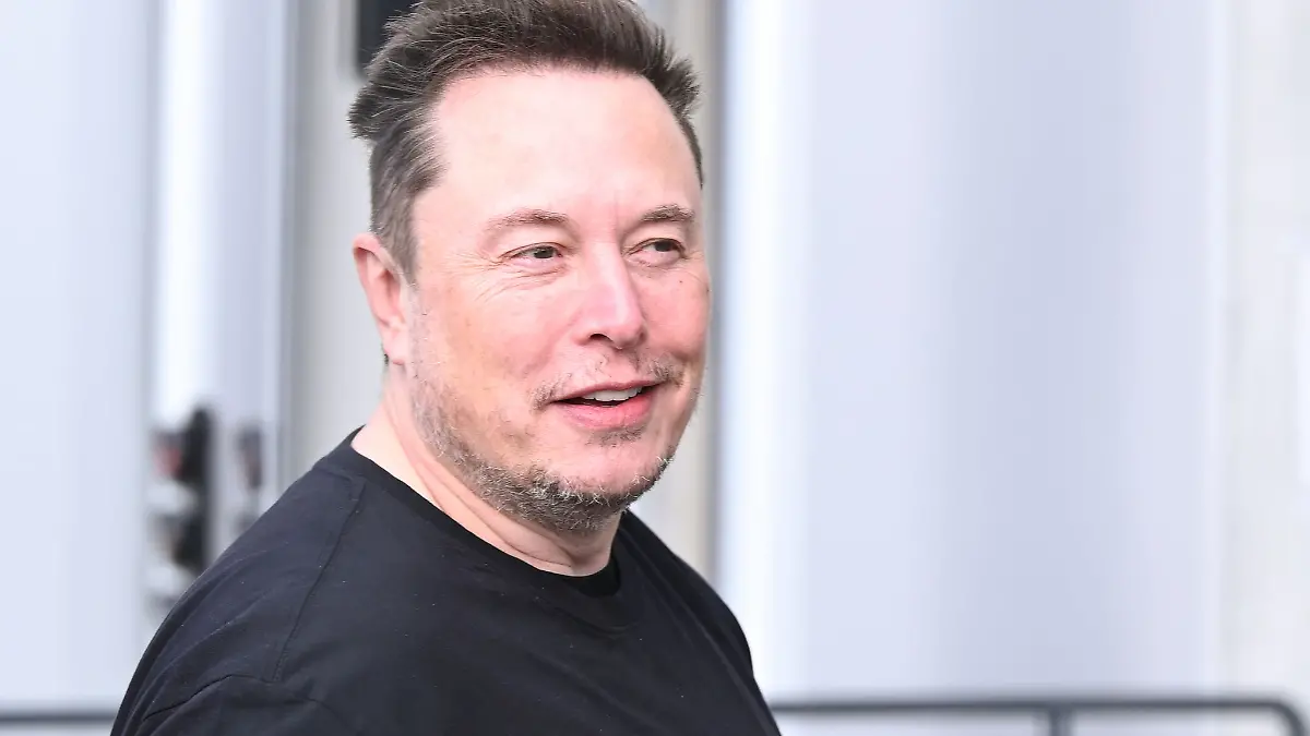Elon Musk wirft Apple und OpenAI unfairen Wettbewerb vor. (Archivbild)