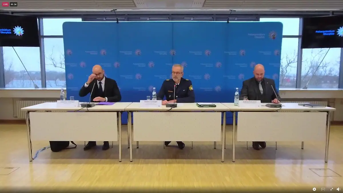 Staatsanwalt Sebastian Stitzinger, Polizeivizepräsident Thomas Schöniger und Kriminalrat Andreas Rußwurm