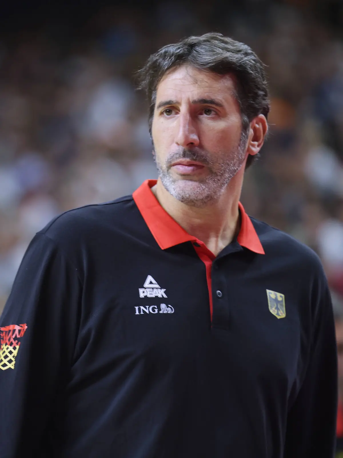 Bundestrainer Alex Mumbru beim EM-Vorbereitungsspiel Deutschland gegen Spanien in der Lanxess-Arena in Köln. 