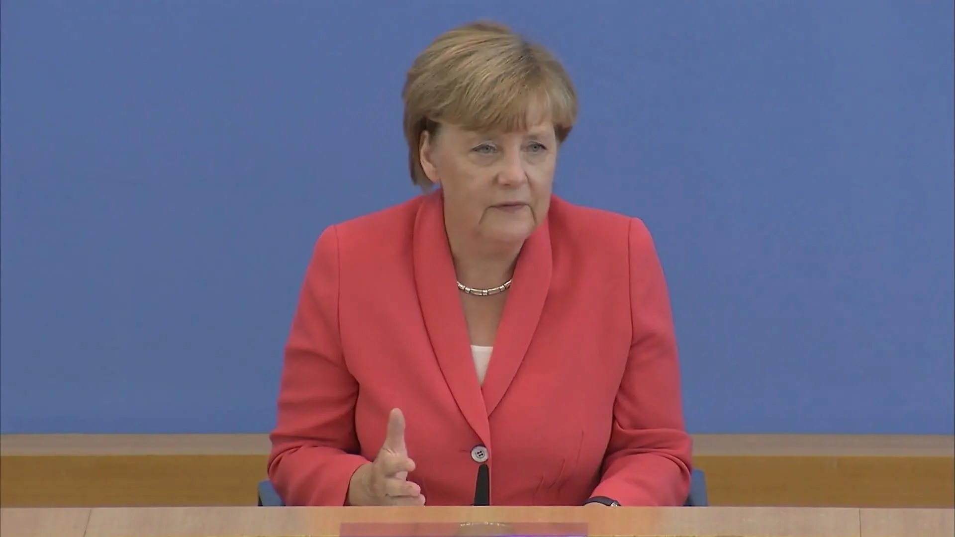 „Wir schaffen das!“ Deutschland zehn Jahre nach berühmtem Merkel-Satz Bilanz nach Flüchtlingssommer