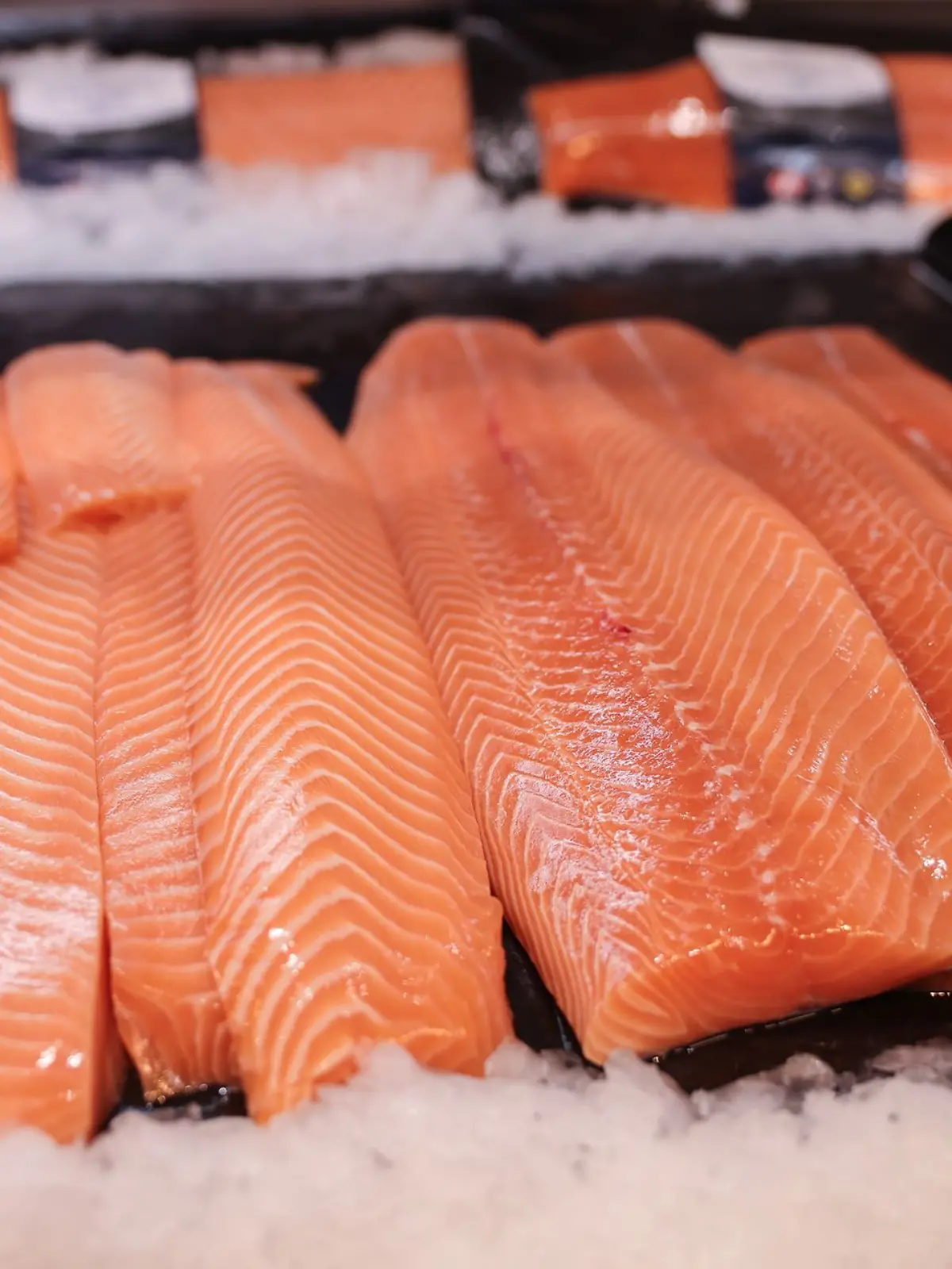 Bild zu: "Lecker, aber nicht immer gut! Woran ihr guten Lachs im Supermarkt erkennt"