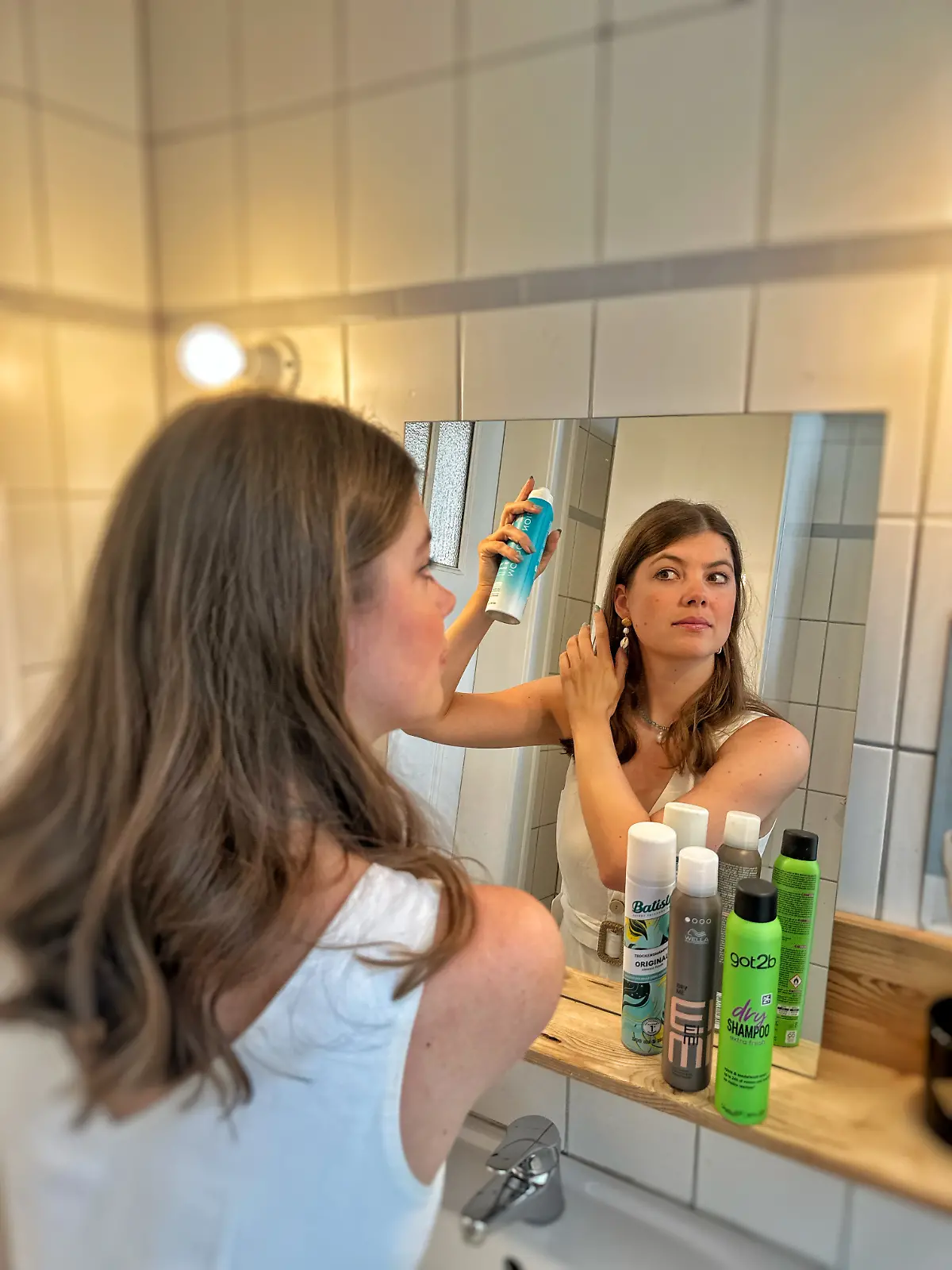 Redakteurin testet vier verschiedene Trockenshampoos. Welches Produkt überzeugt?