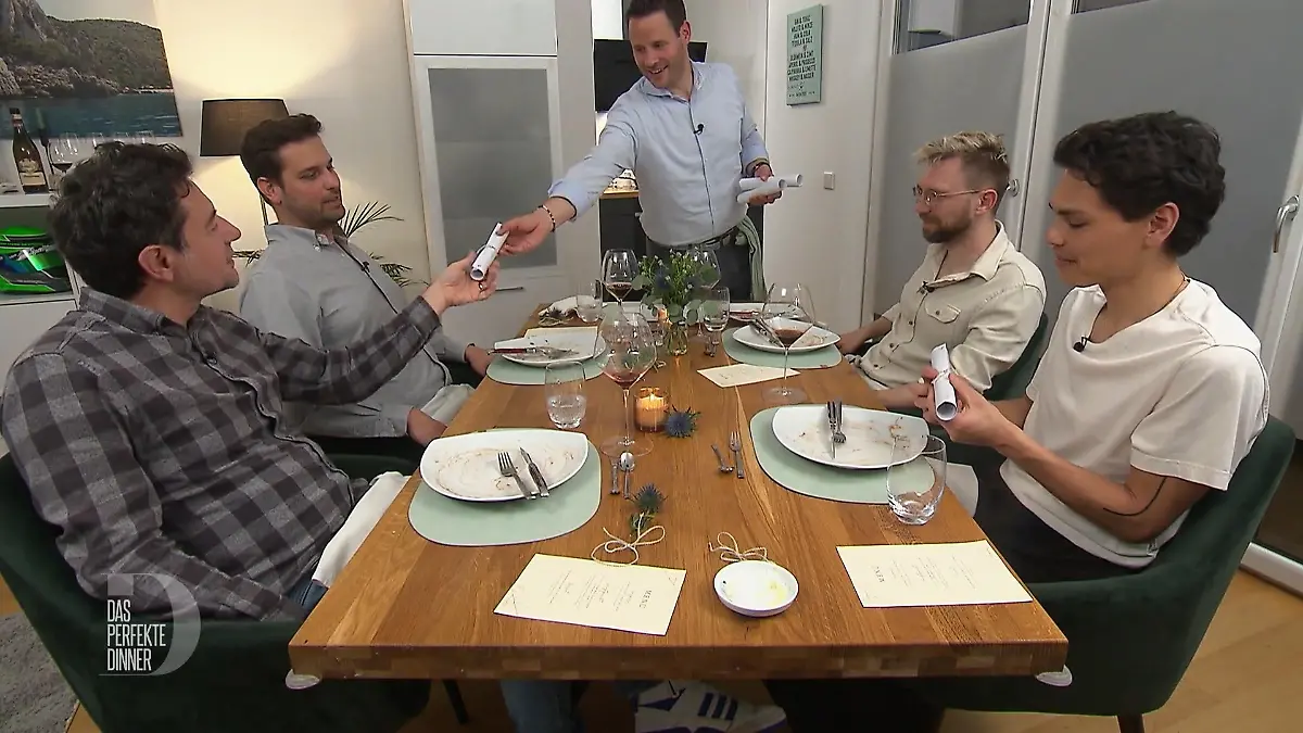Timo verteilt echte "Jungs-Geschenke" Bei diesem Quiz kann man nur gewinnen