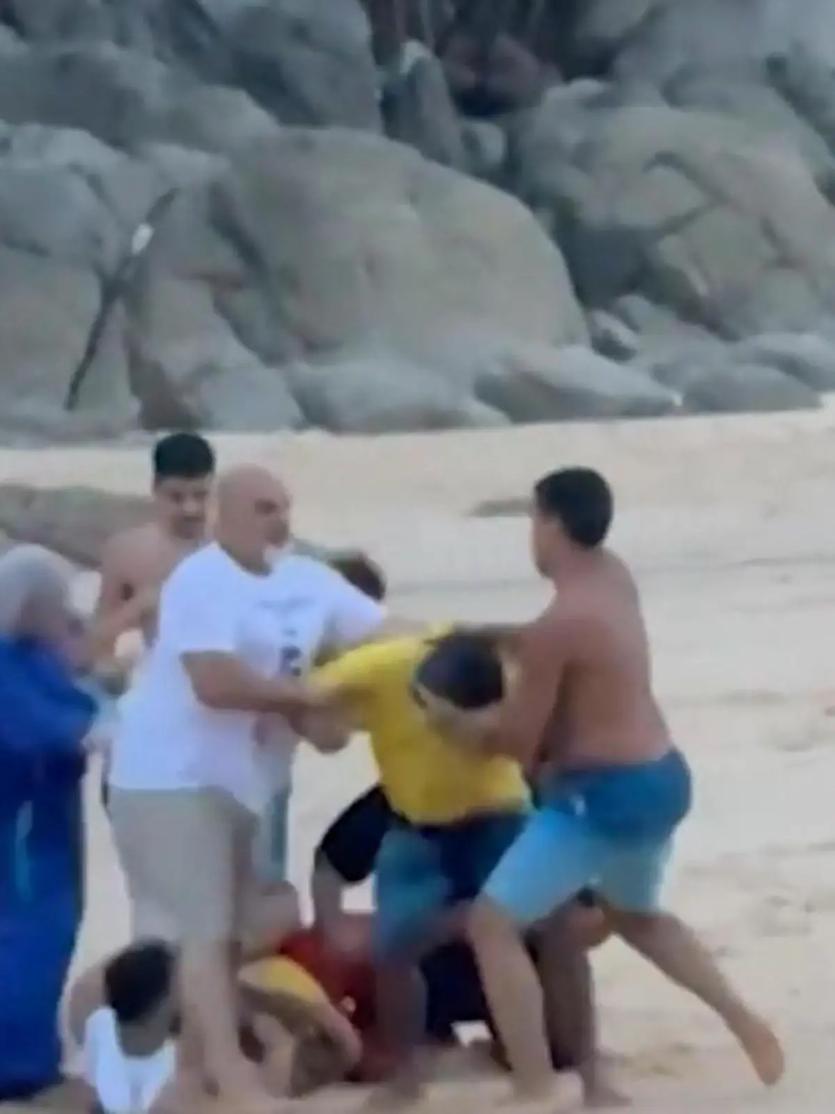 Bild zu: "Weil sie Touristen schützen wollen! Rettungsschwimmer brutal verprügelt"