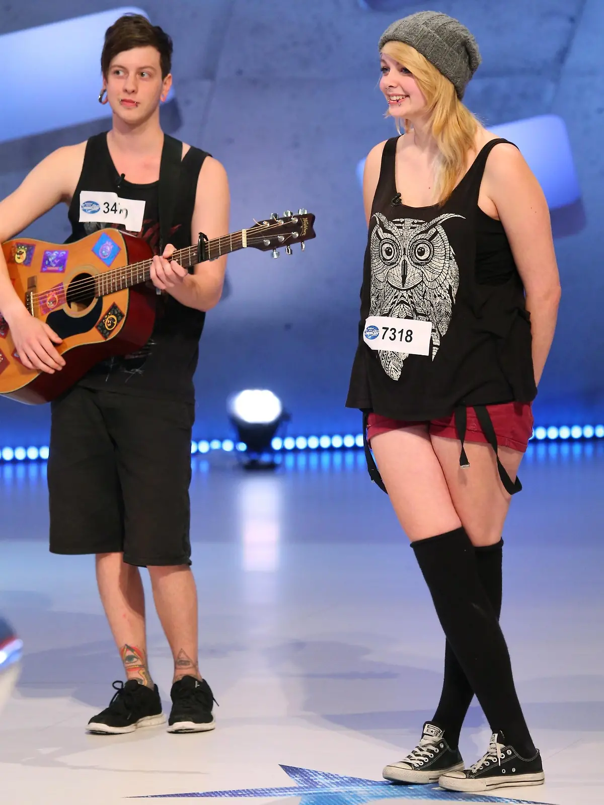 Nico Thoma (17) aus Kreuzau begleitet Kimberly Jacobs (16) aus Hamburg auf der Gitarre.