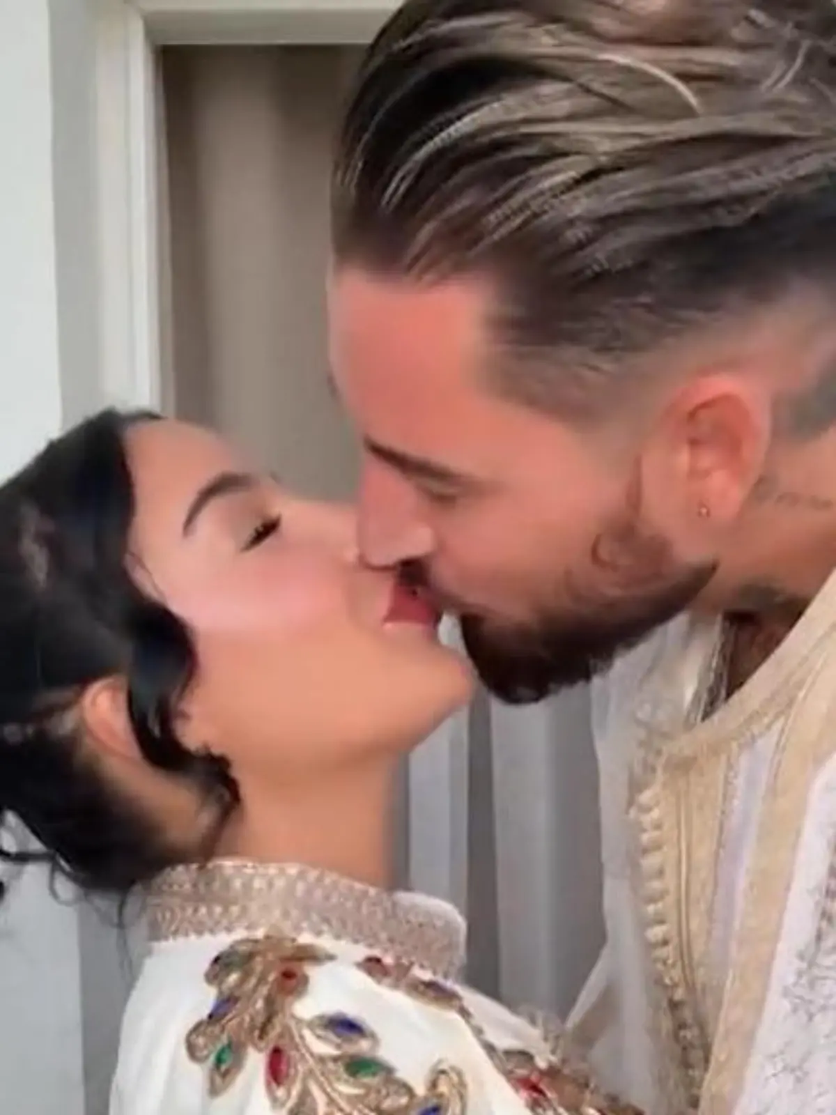 Bild zu: "Leyla und Mike heiraten – kommen DIESE Mega-Stars etwa zur Hochzeit?"