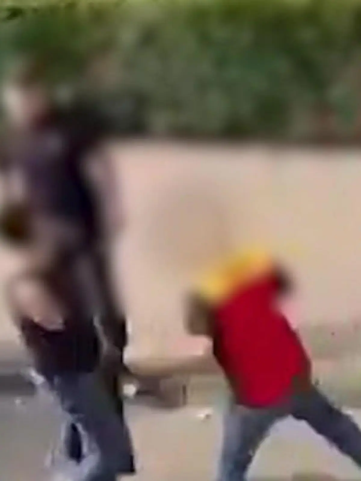 Bild zu: "Prügel statt Pakete! DHL-Bote schlägt auf Paar ein "