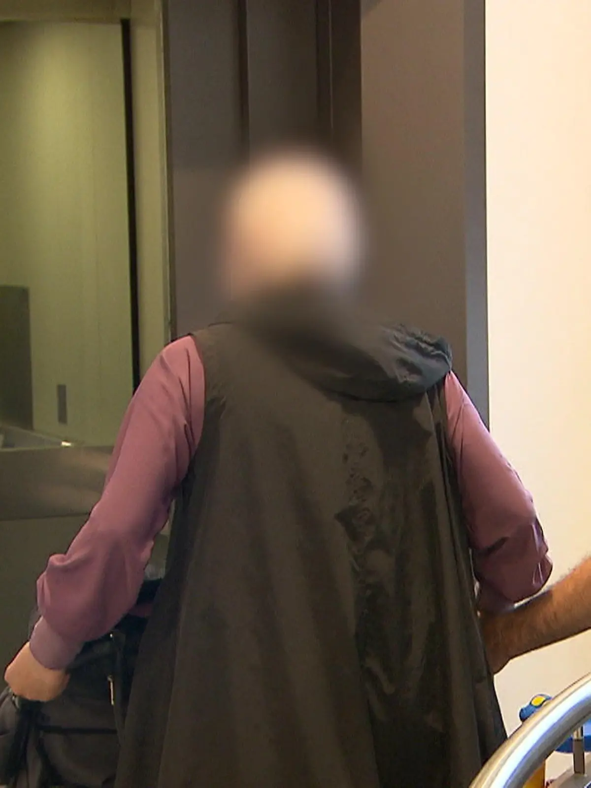 Bild zu: "Urteil am Verwaltungsgericht: Tadschike darf abgeschoben werden"