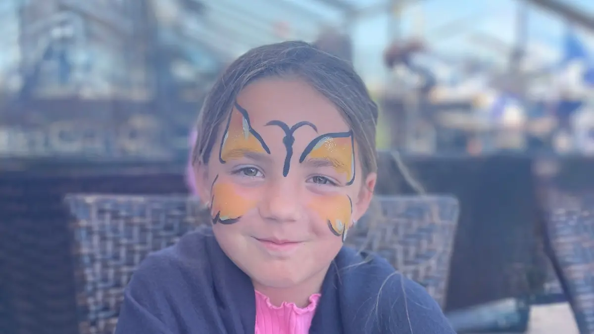 Isabella bleibt dennoch ein fröhliches, herzliches Mädchen.