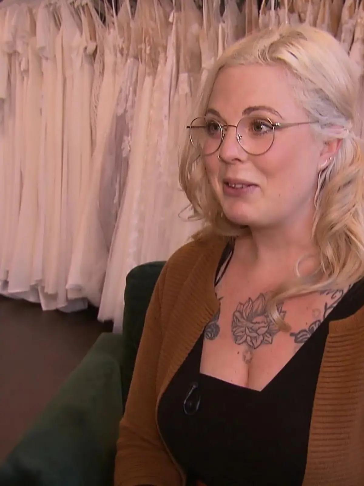 Bild zu: "Die Tattoos müssen zum Kleid passen"
