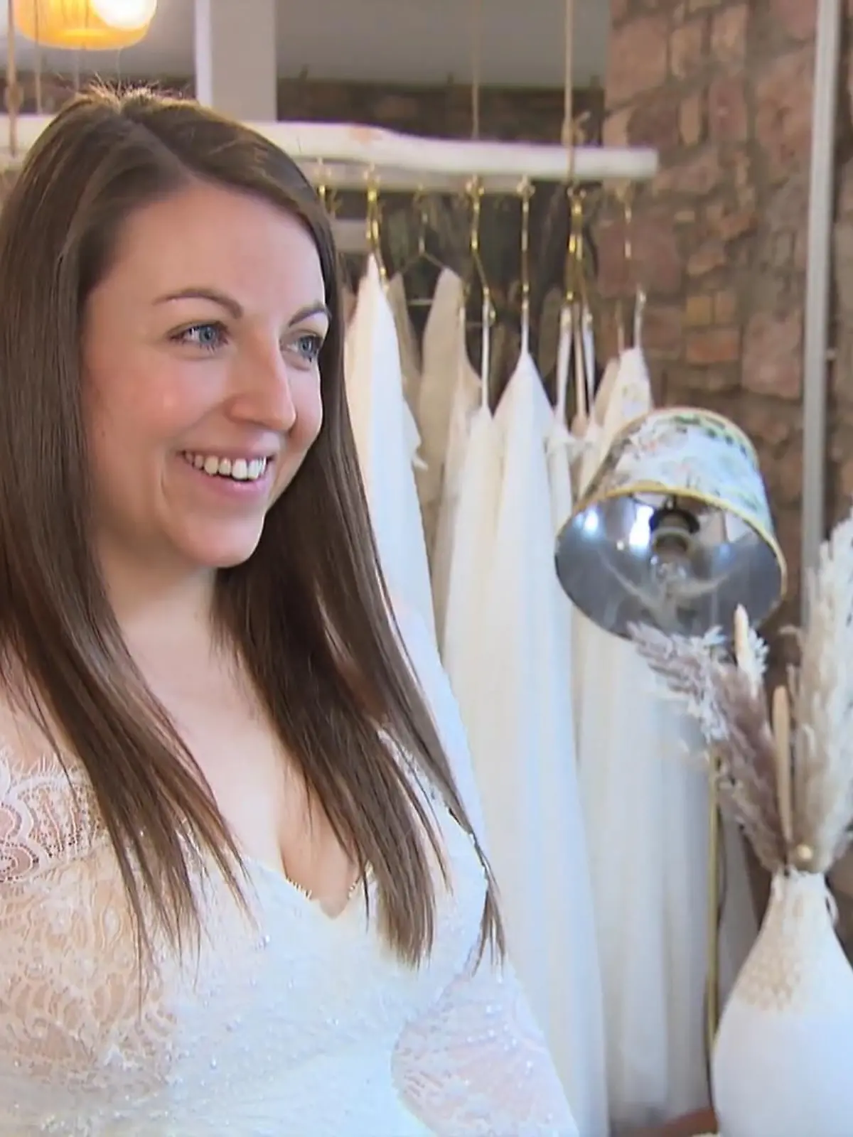 Bild zu: "Caroline möchte in Sachen Kleid auf nichts verzichten"