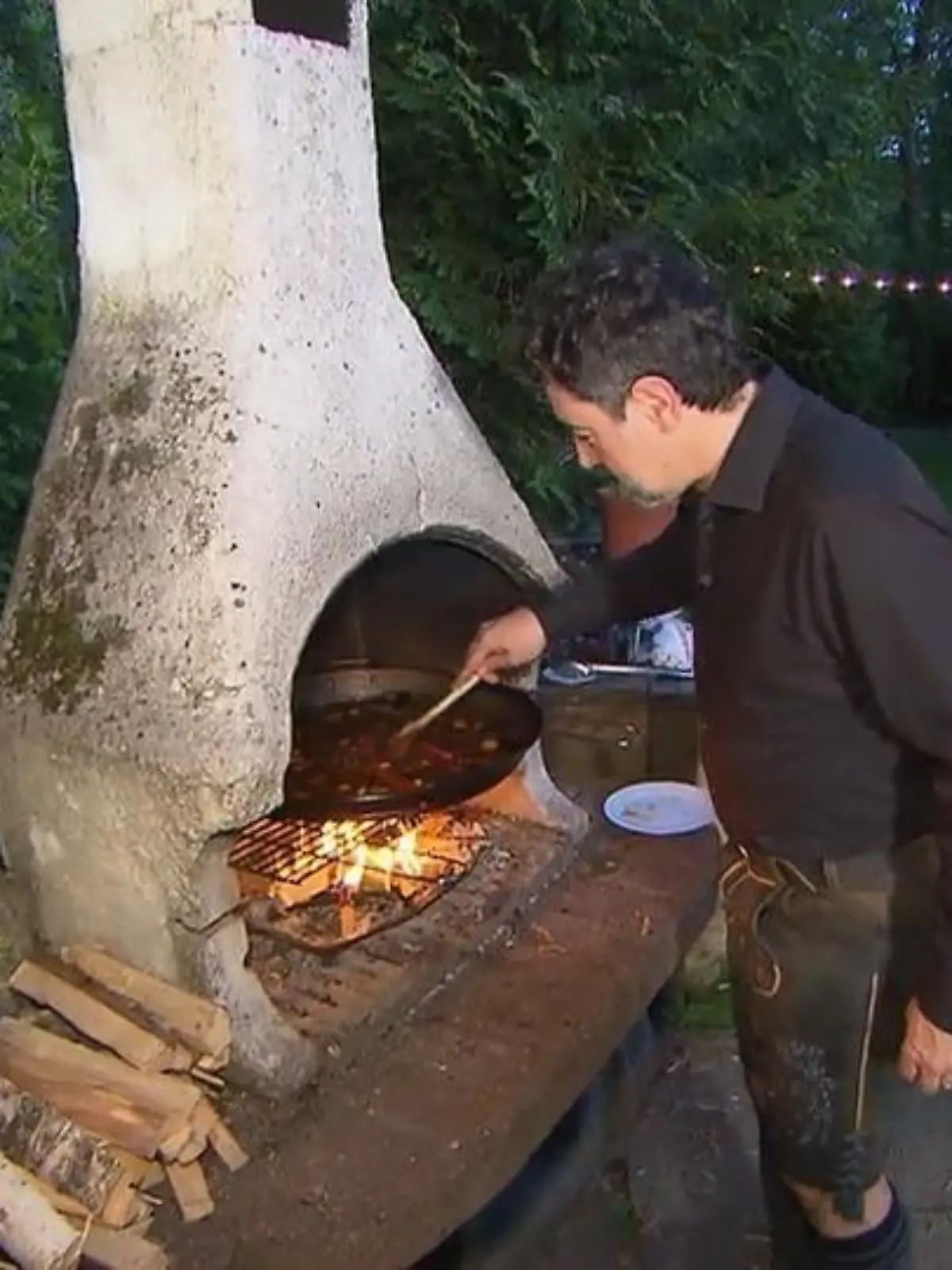 Bild zu: "Pau hat sich mit seiner Paella was vorgenommen"