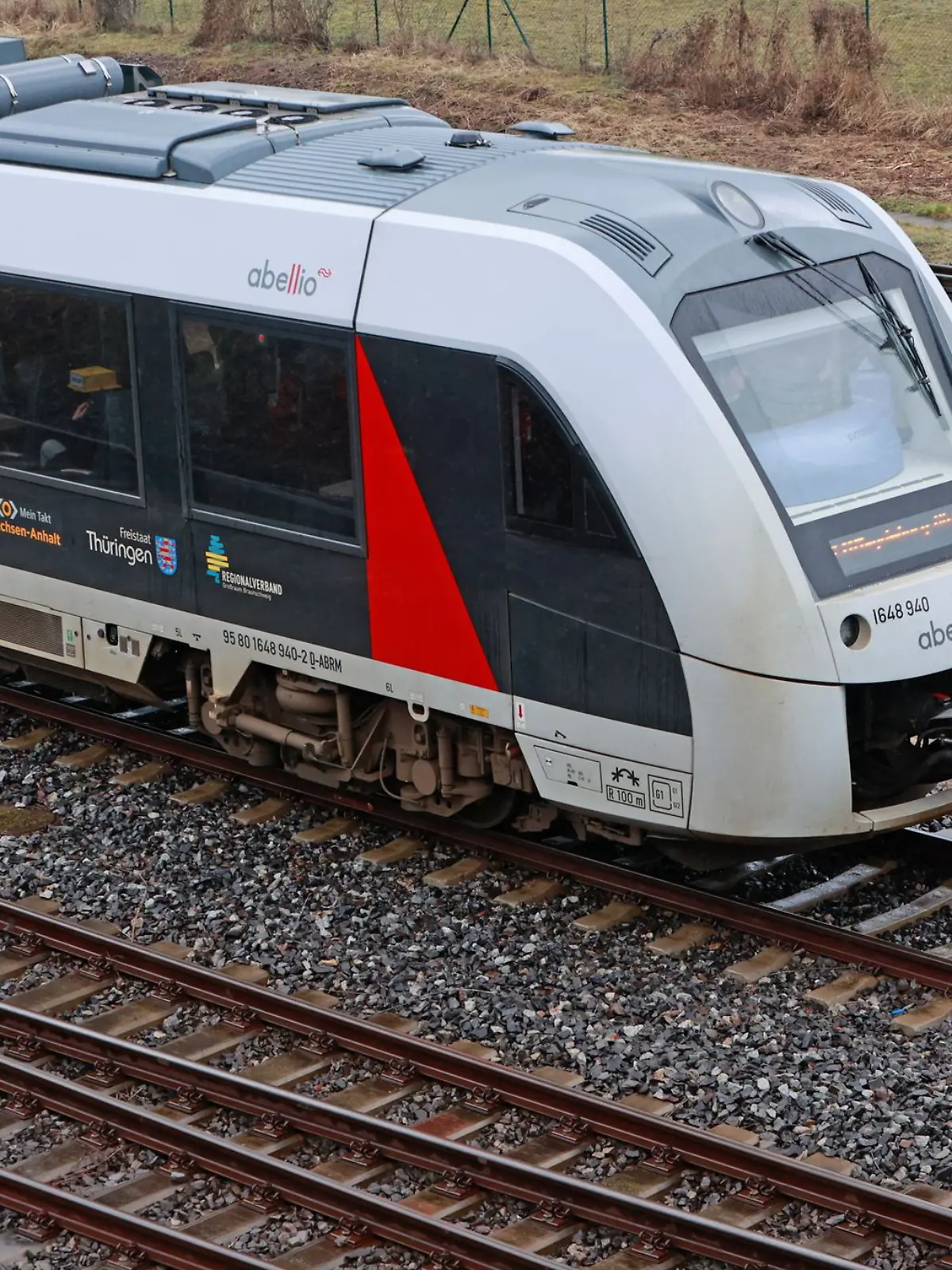 Bild zu: "Regionalexpress evakuiert – wichtige Bahnstrecke in NRW gesperrt
"